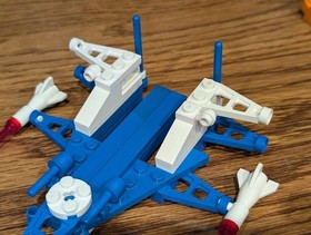 LEGO Space: Tri-Star Voyager (6846), complete, manual, damaged box