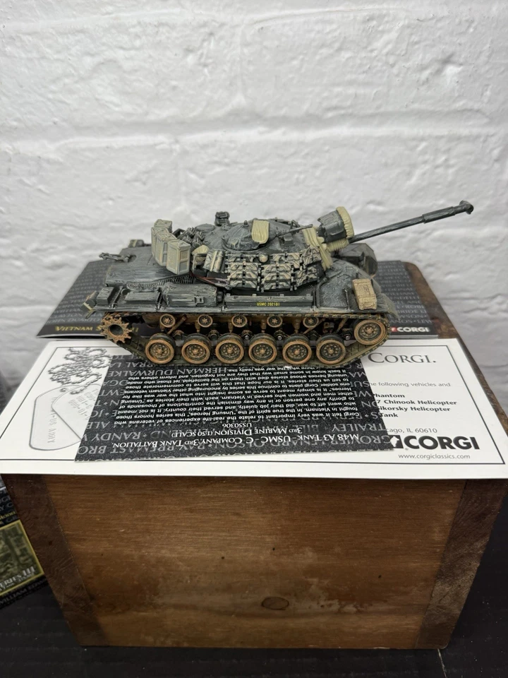 Tanque Corgi Unsung Heros M48A3 USMC Vietnam escala 1/50 diecast. Faltan piezas Foto 2 de 4