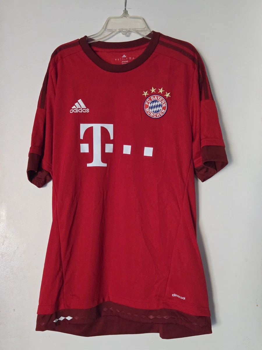 Size L Bayern Munich Red International Club Soccer Fan Apparel and