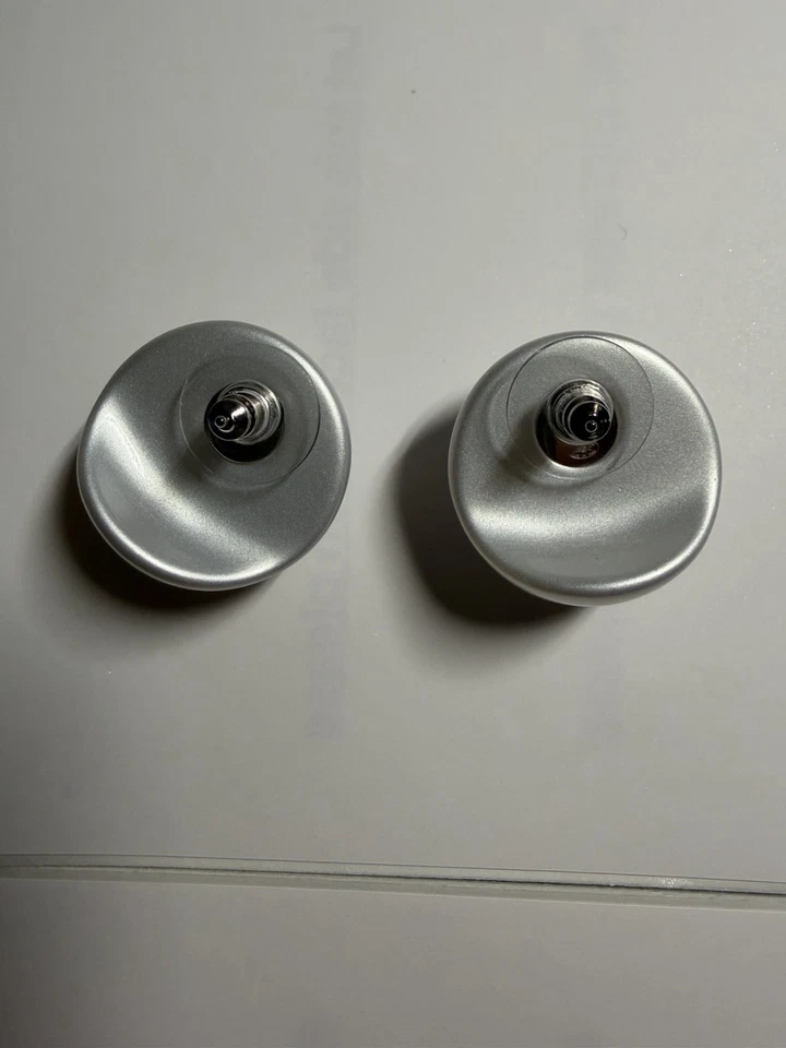 Chanel Vintage CC Grey Pearl Earrings {Excellent Condition} - Image 3 of 4