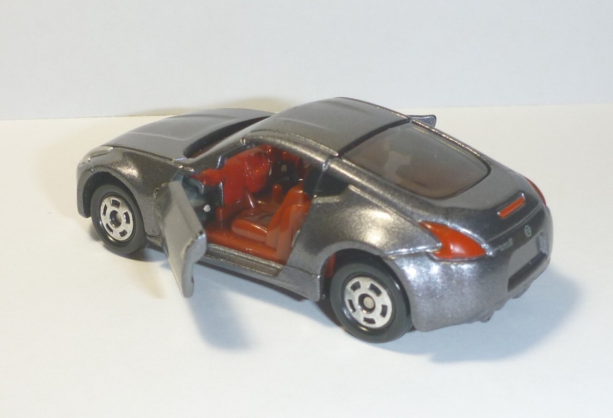 NISSAN FAIRLADY Z 40TH ANNIVERSARY 1/57 CAR MODEL BY TOMY