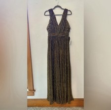 Lulus Gold Pleated V-Neck Sleeveless Maxi Dress Formal Long Size M