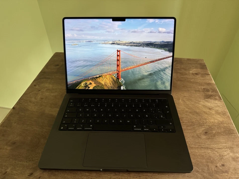 Apple MacBook Pro 14" M3 Pro · 18GB · 512GB, foto 1 de 5