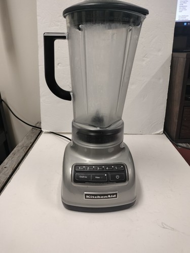 KitchenAid KSB1575MC 5-Speed Diamond Heavy Duty Blender Silver 60 oz - Working - Picture 2 of 7