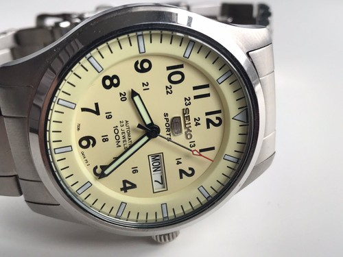 Vintage SEIKO 5 SPORTS Mens 40mm Watch 7S36-04Y4 AUTOMATIC 23 JEWELS DAY DATE