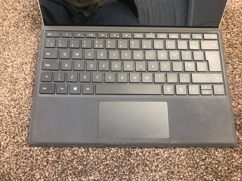 Microsoft Surface Pro Core i5-6300u 2.4 8 GB 256 SSD Window 10 UK Keyboard - Picture 3 of 10