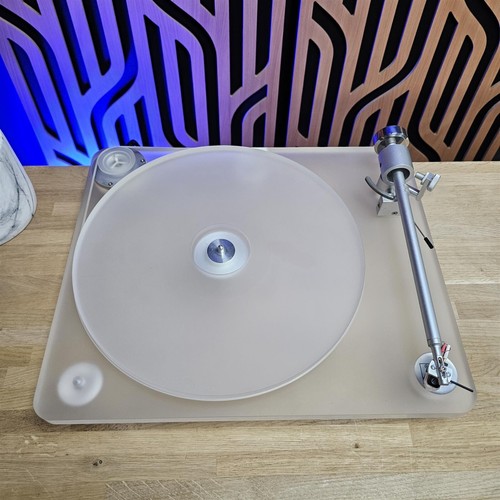 Clearaudio Emotion Turntable w/ Audio Technica AT-VM95ML Cartridge inc Warranty - Picture 3 of 9