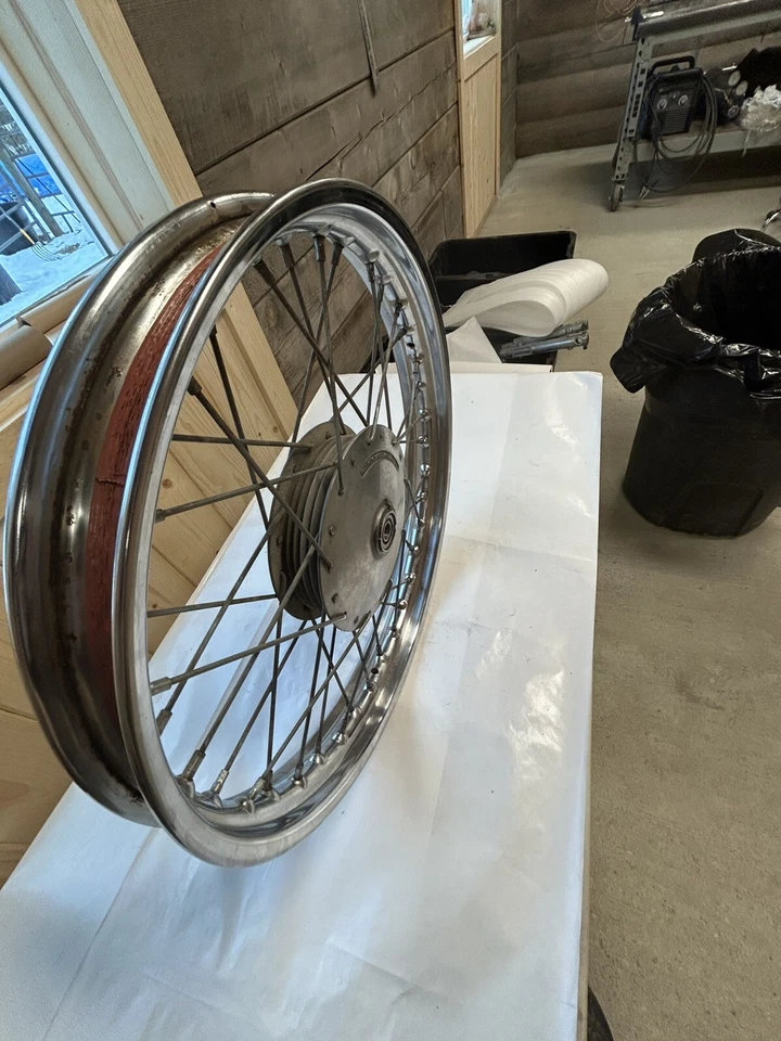 Передний обод колеса 1976 Harley-Davidson SS125 | OEM Aermacchi обод со спицами 18 дюймов - Изображение 4 из 4