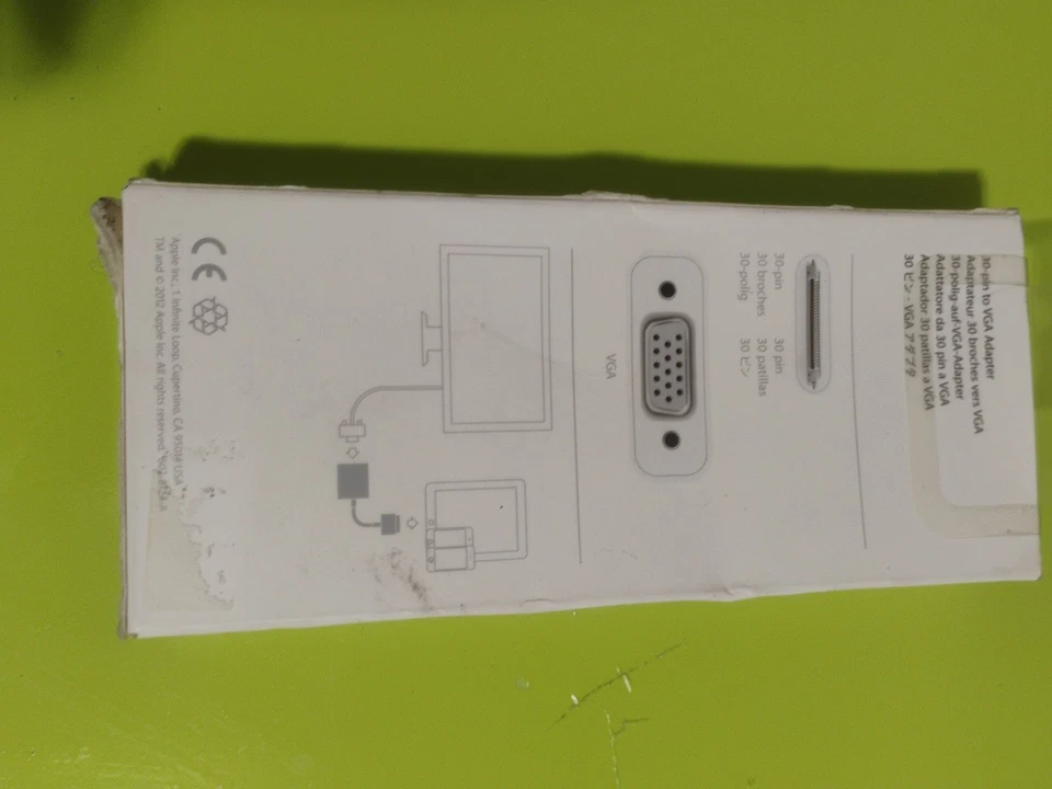 Genuine APPLE 30-Pin to VGA Adapter BRAND NEW IN SEALED BOX! - Image 2 of 3