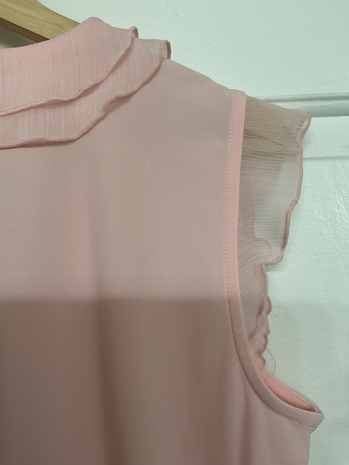 Tommy Hilfiger Women's Blouse Size Medium Light Pink Sleeveless Ruffle New thumbnail 6