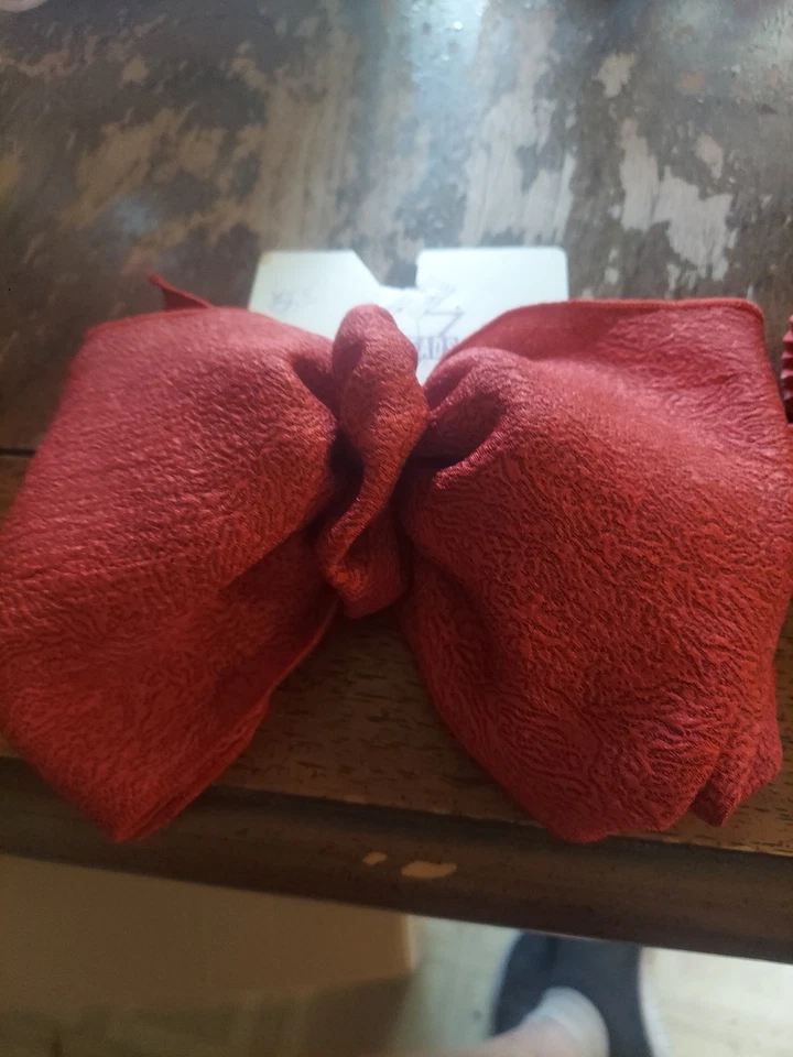Red Bows , One Clip,one A Claw Hair Clips - Image 2 of 4
