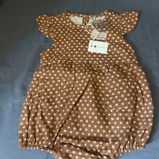 Quincy Mae Organic 3-6 Months Short Romper With Pockets, NWT Brown Snap