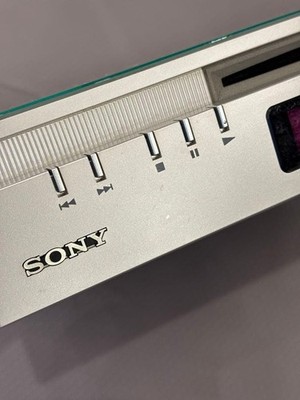 Sony DVP-F21 Compact DVD Player Deck CD-R/CD-RW DC 10.5V Silver