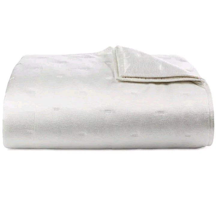 Hotel Collection "Glint" 3 Piece QUEEN Coverlet Set With Shams, White, New! - Image 4 of 4