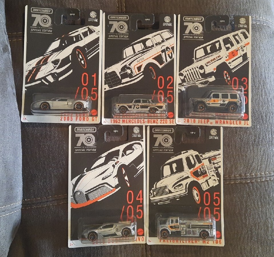 Matchbox 2018 Jeep Wrangler JL Silver Edition - 70th Anniversary Collectible Diecast Car