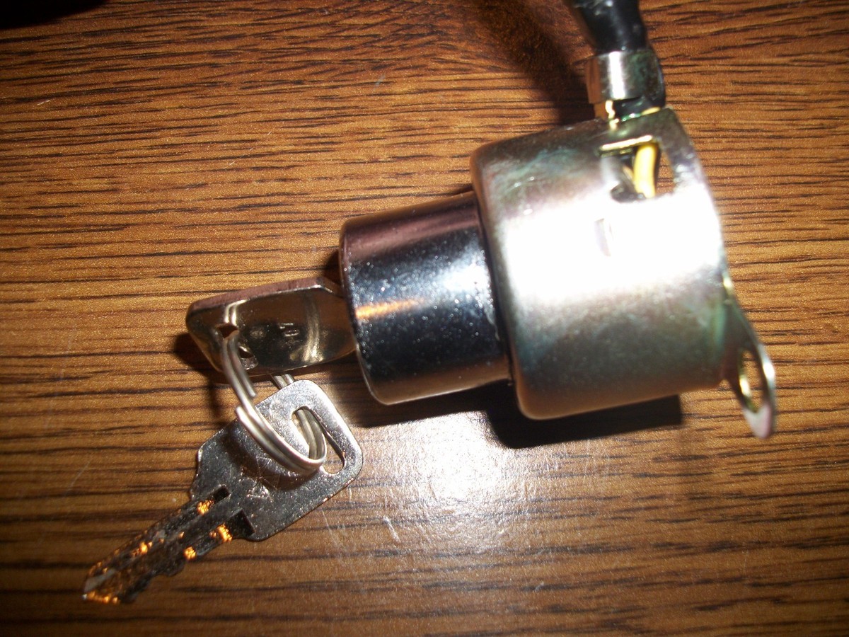 Hodaka Ignition Key Switch Wombat 125 Ace 100 B + NOS Japan