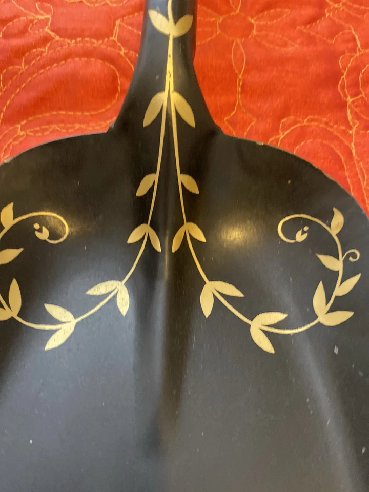 Pala Miniatura Lata Prensada Arte Popular Toleware Chimenea Decoración Foto 3 de 4