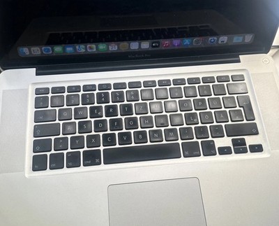 Apple MacBook Pro  Core 2 Due 2.66 4gb Ram