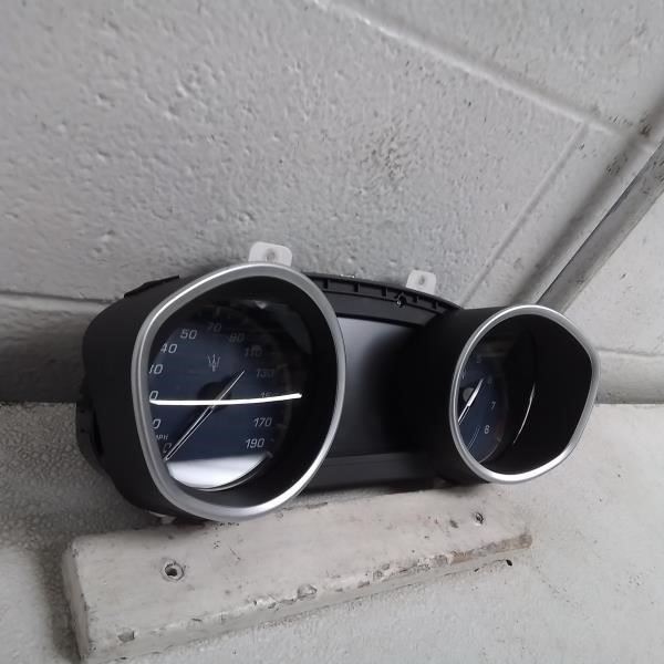 2017 MASERATI GHIBLI OEM SPEEDOMETER CLUSTER OEM ID # 670100152