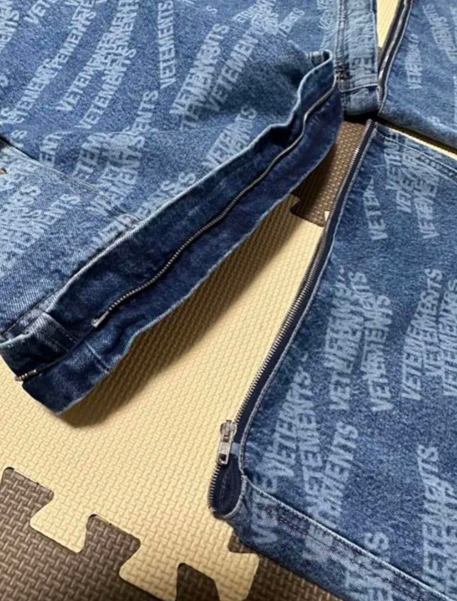 パンツ VETEMENTS 22AW TRANSFORMER JEANS VETEMENTS 22AW STAMPED LOGO BIG SHAPE TRANSFORMER JEANS Size