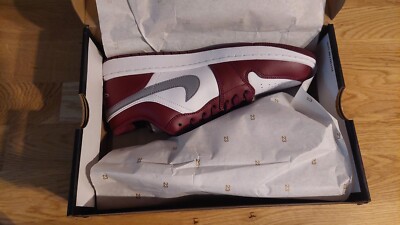 Jordan 1 low - Bordeaux low 44 neu und ungetragen mit Karton