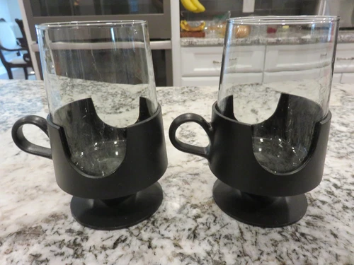 2 Vintage Corning Glas-Snap Mugs Black Cup Large 10-12 oz Hot/Cold EUC