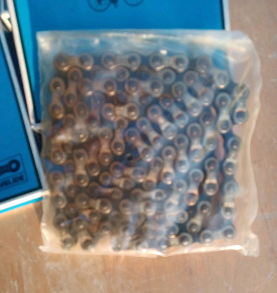 Vintage NOS NIB Shimano Uniglide 600 Bicycle Chain 1/2 X 3/32 GOLD Made In Japan - Image 3 of 4