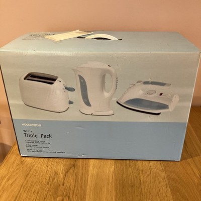 Woolworths Weiß Dreierpack - Dampfbügeleisen, Kabelloser Wasserkocher, 2 Scheiben Toaster Set