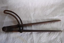 Ancien compas à secteur outil fer forgé art populaire déco collection métier