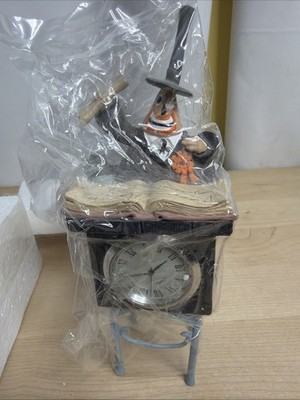 Disney Store Nightmare Before Christmas Mayor at Podium Clock NIB ￼