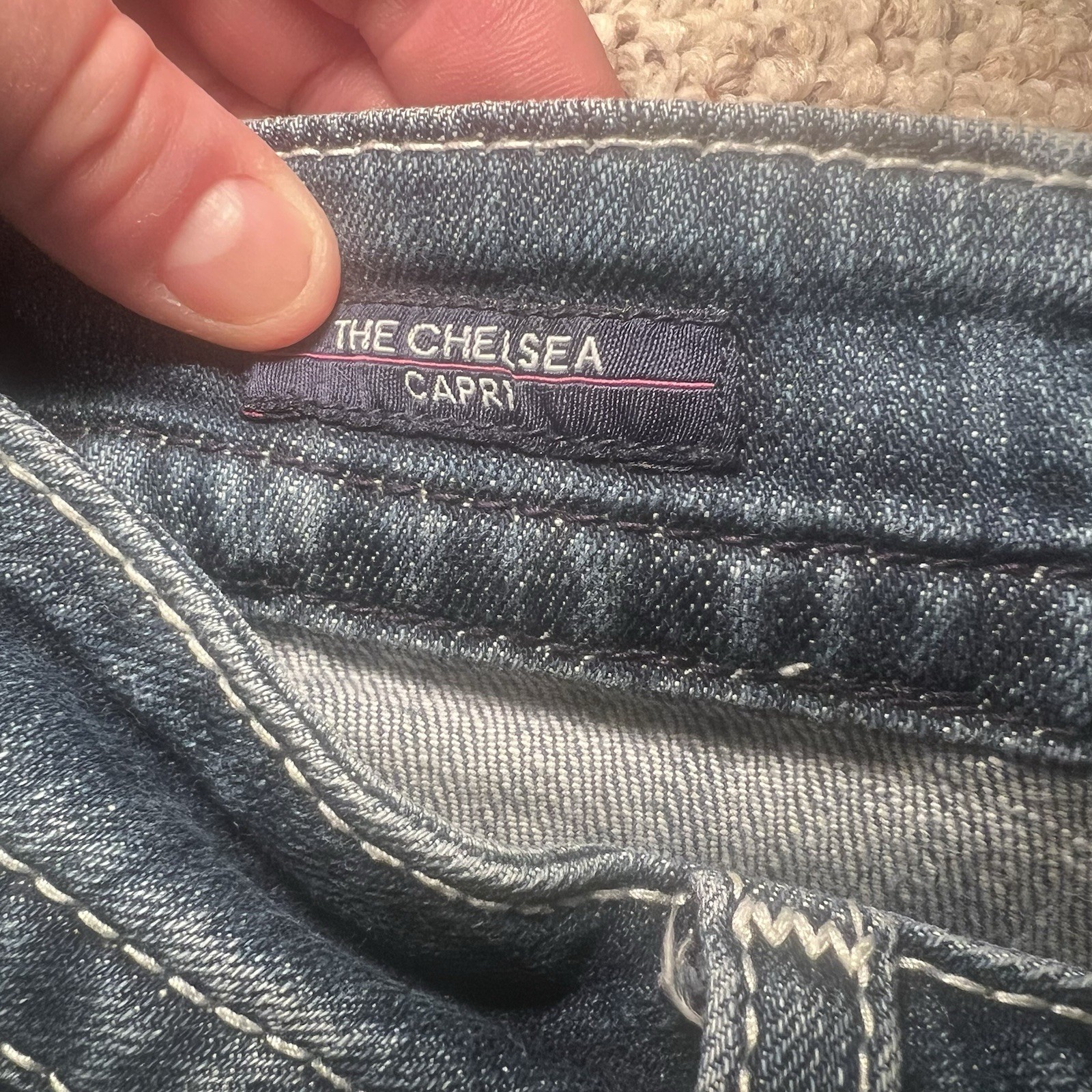 VIGOSS Jeans Womens 9 10 Chelsea Capri Blue Medium Wash Distressed Rhinestone