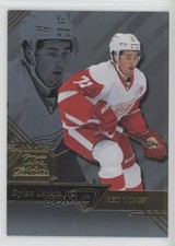 2016-17 Upper Deck Fleer Showcase Flair Showcase Row 1 Dylan Larkin #16 03xp