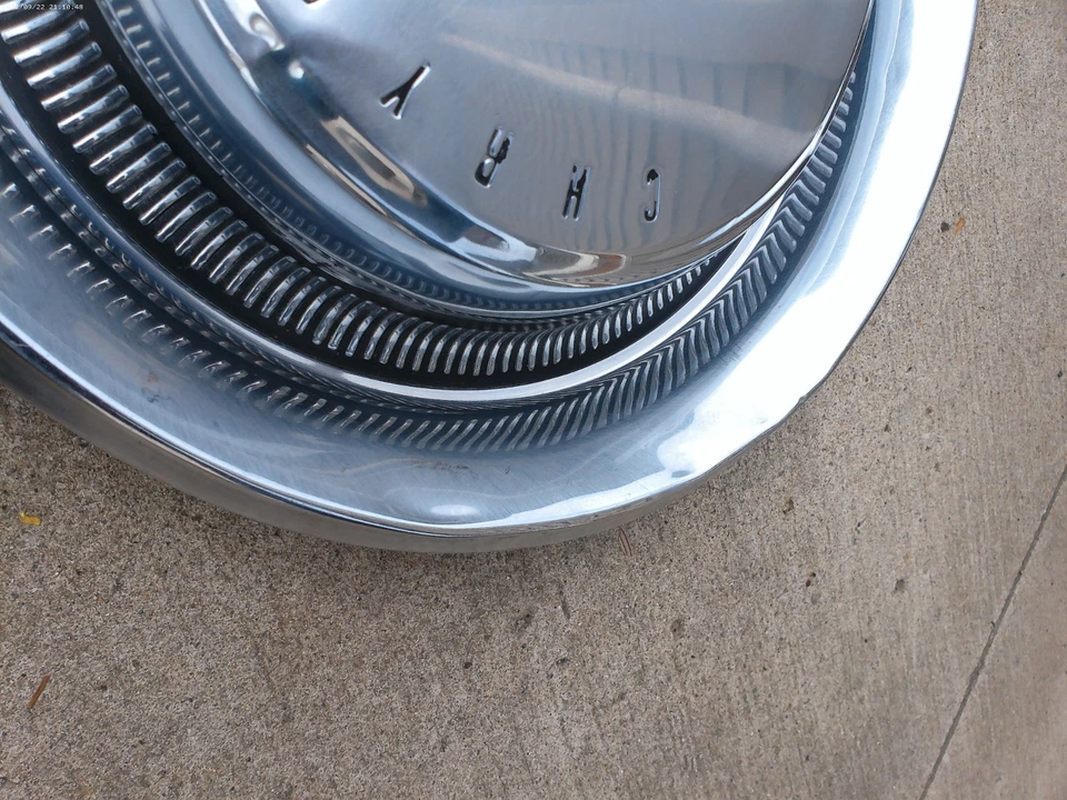 Conjunto de tampas de roda calotas vintage fabricante de equipamento original 1969-1973 Chrysler New Yorker Newport 15" - Imagem 4 de 4