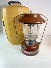 VTG 1979 Coleman Model 275 Brown Lantern 2 Mantle with Clamshell Carrying Case