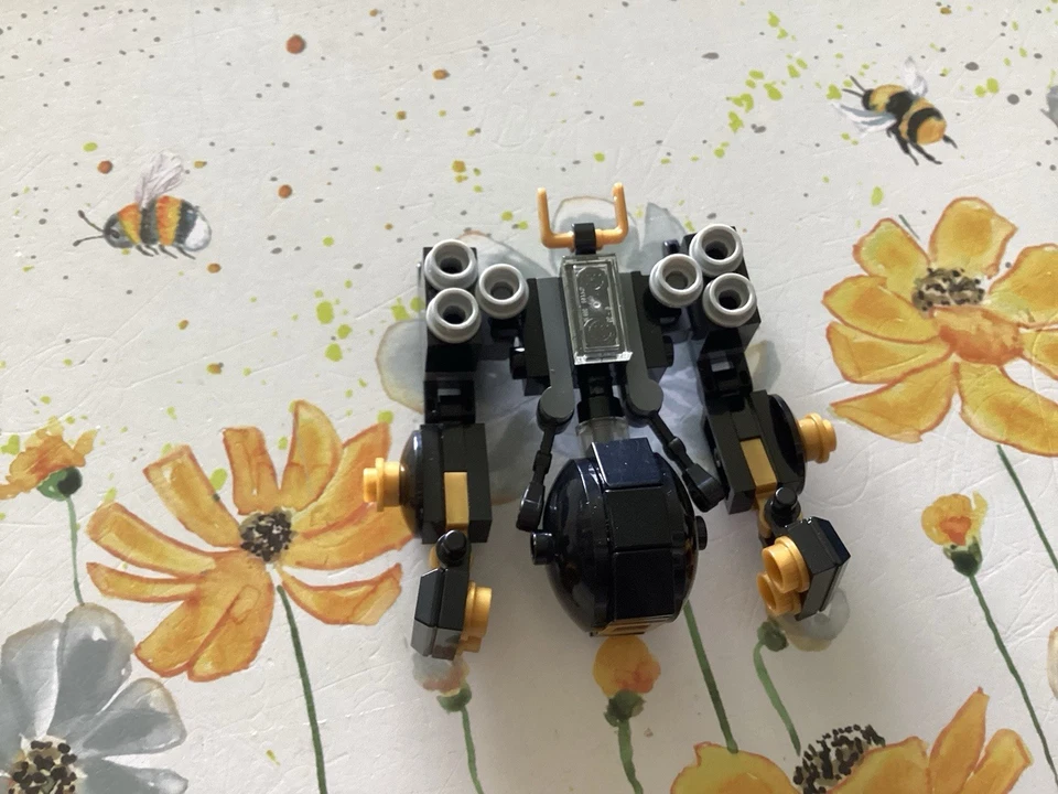 LEGO Ninjago 30379 Quake Mech Micro Build, photo 1 of 5