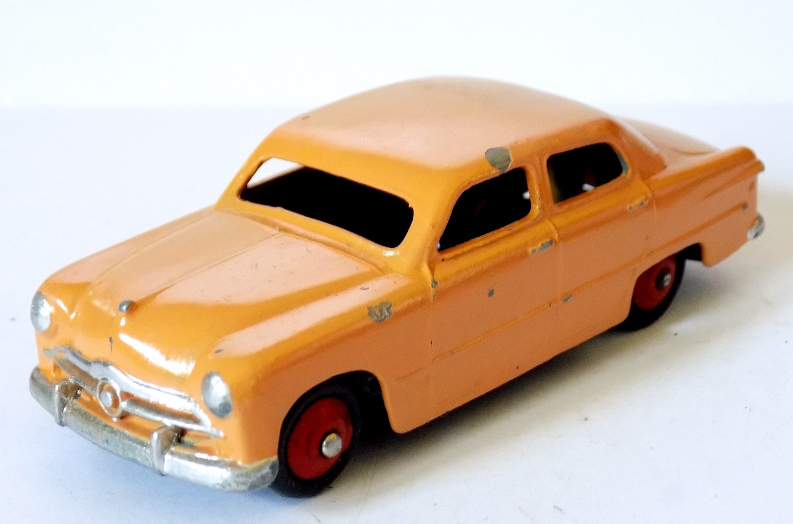 Dinky Toys No.170 Ford Fordor Sedan Car Restoration (1956-1959).