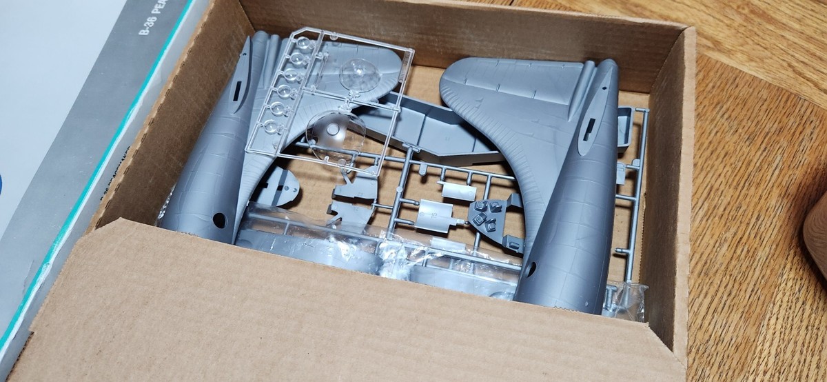 Monogram 5703 1:72 B-36 Peacemaker Model Kit NEW 76513057039 Monogram 5703 1:72 B-36 Peacemaker Model Kit NEW 76513057039