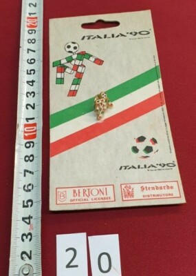 Broche Officielle Coupe Du Monde De Football Italia 90 - Fabrication Italie - Email
