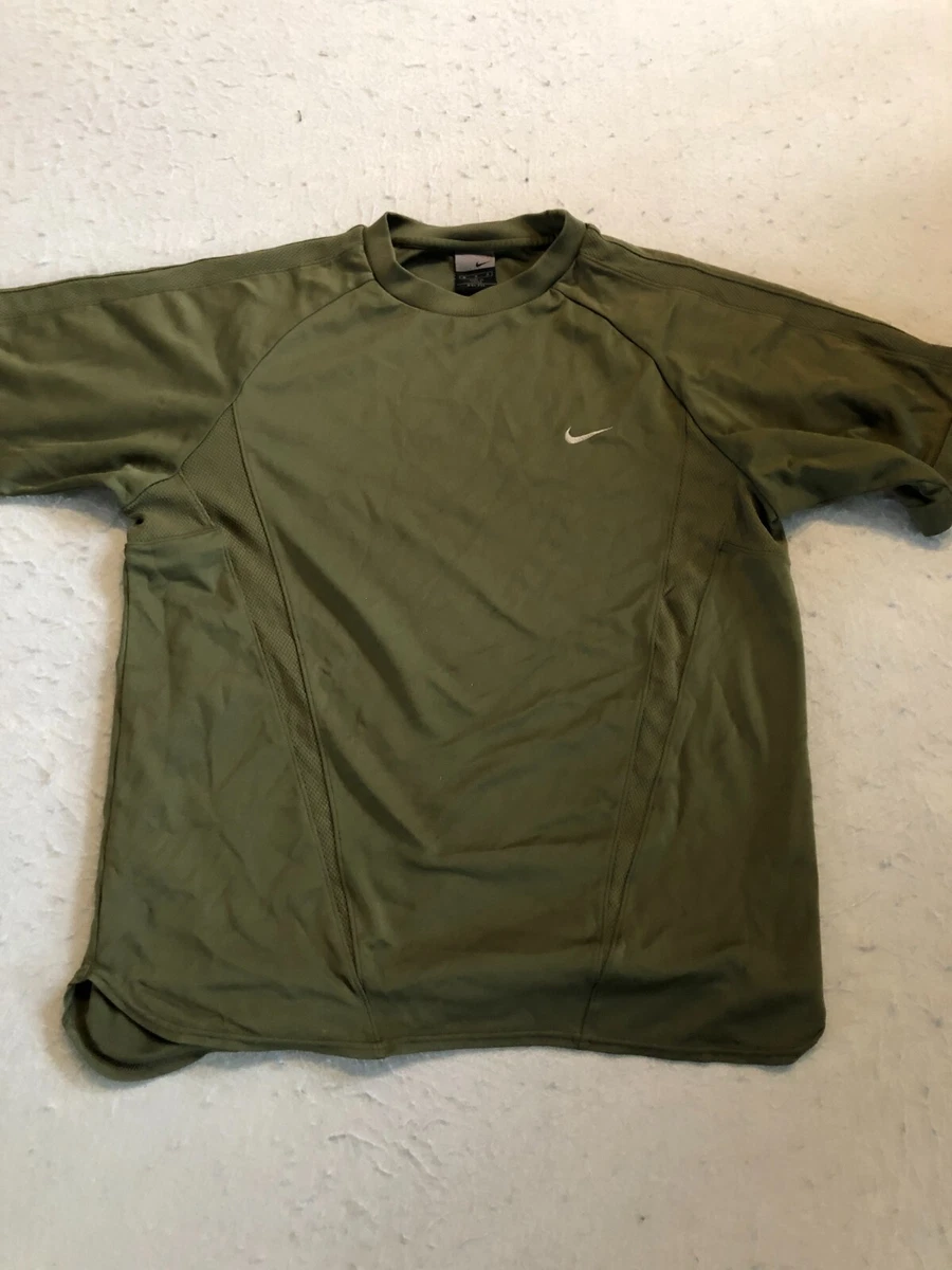 Army green nike best sale shirt