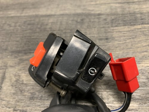 1997-1998 CBR1100XX Super Blackbird Honda OEM Right Handlebar Start Stop Switch - Picture 3 of 9