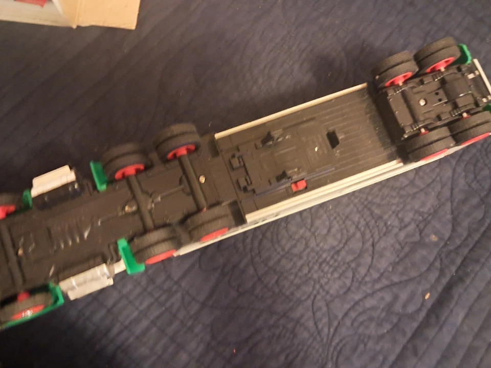 HESS SEMI 1992 USADO CON COCHE DE CARRERAS PORCHE, SIN EMBALAJE Luces Funcionan Foto 3 de 4