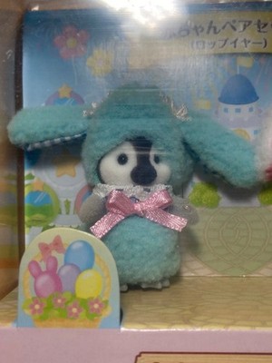 Sylvanian Families Lop-Eared Rabbit Penguin Baby *No box background cardboard*