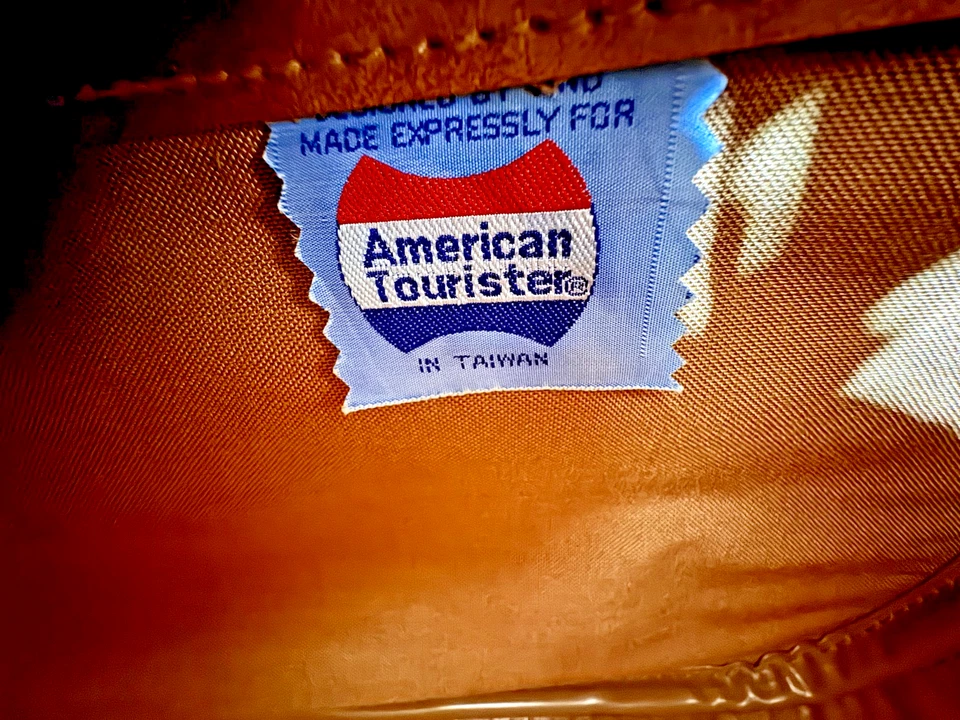 Bolsa de Lona American Tourister Marrón Años 70 De Colección Cerradura de Equipaje y Llave Taiwán Foto 3 de 4