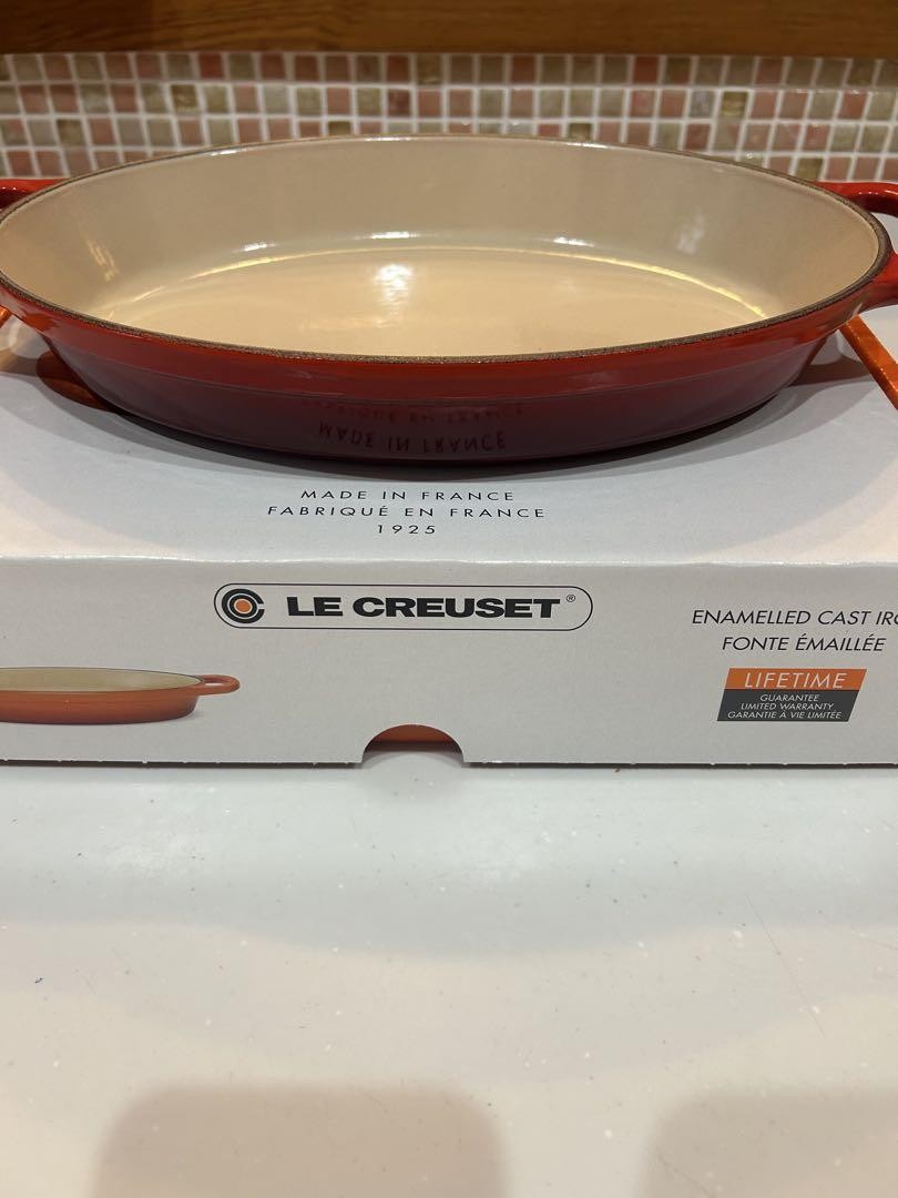 ル・クルーゼ　オーバル　シグネチャー　ベーカー　28cm Amazon.co.jp: Le Creuset エナメル鋳鉄・シグネチャーオーバル