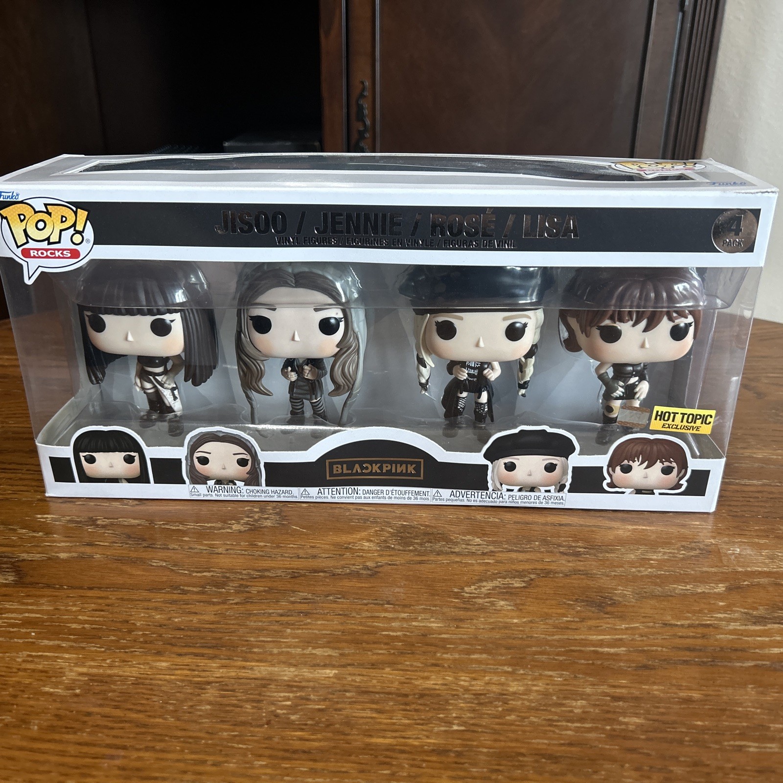 Funko Pop Blackpink Jisoo / Jennie / Rosado / Lisa Paquete de 4 Hot Topic Exclusivo