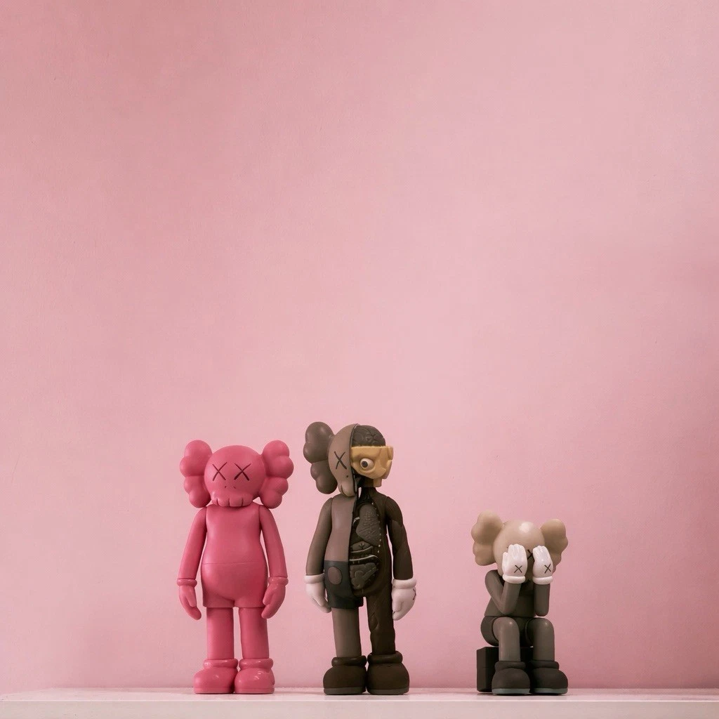 Preços baixos em KAWS KAWS Companion 1:6 figuras de ação de vinil