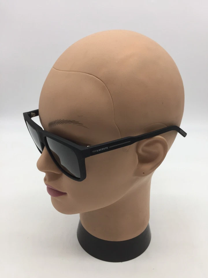 Gafas de sol de moda con montura negra mate de diseñador Lacoste 56-16-143 lentes negras Foto 3 de 4