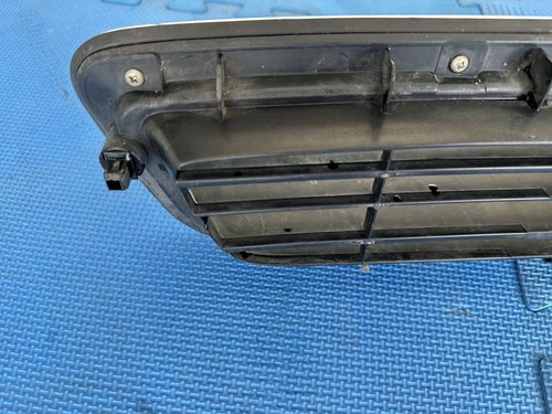 1991 - 1995 ACURA LEGEND Front Hood Radiator Grill W/Emblem Used OEM - Picture 6 of 13