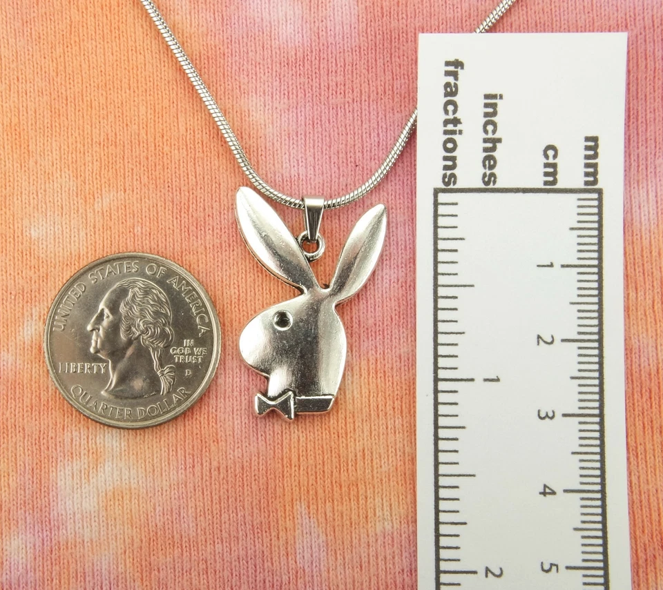 Collar Playboy Conejito en Cadena Serpiente Play Boy Playboi Carti Dije Colgante Regalo Foto 2 de 4