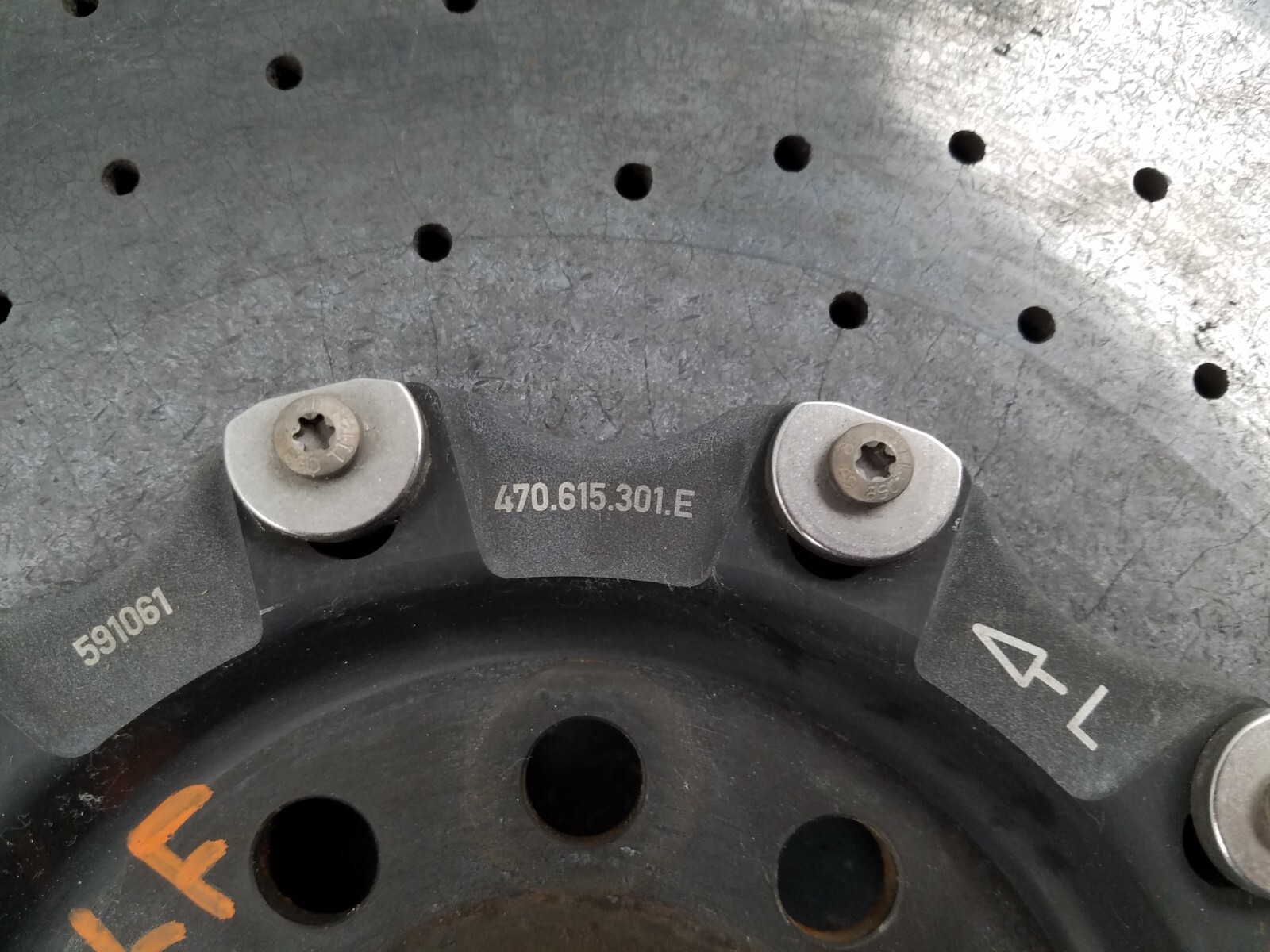 2015 12 - 16 Lamborghini Aventador Left Front Ceramic Rotor #3666 M7